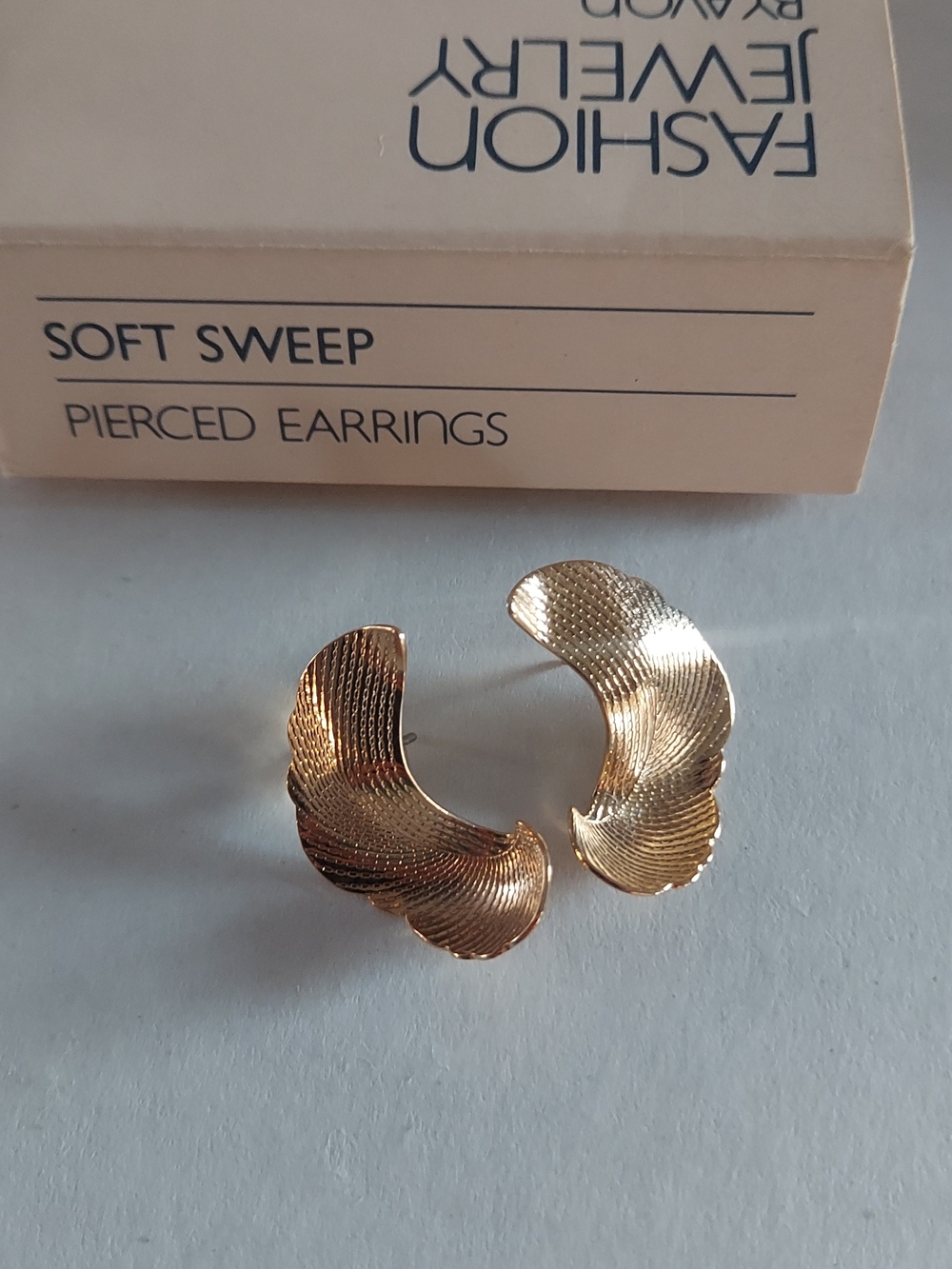 Vintage Avon Soft Sweep Earrings